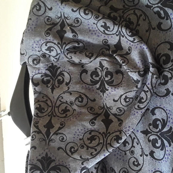 Women's Danskin Gray Print Hoodie Size Small - Picture 3 of 8